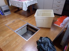 台所の床下収納庫